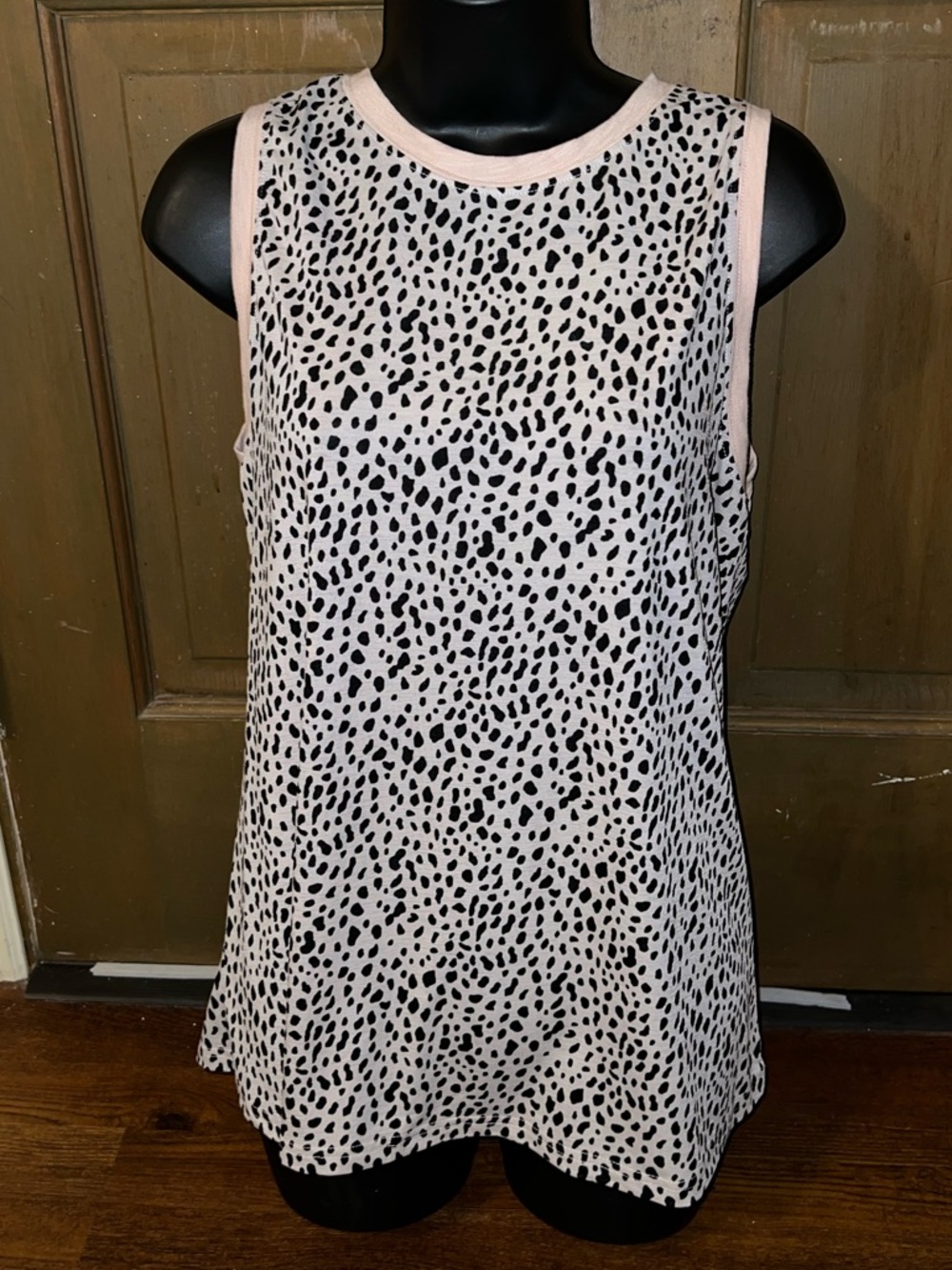 Leopard Printed White Pink Black Silky Soft Tank Top Bundle of 2 Size L - Picture 2 of 8